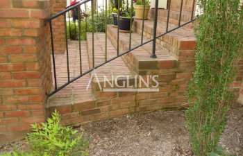 anglin stoop and steps sinking